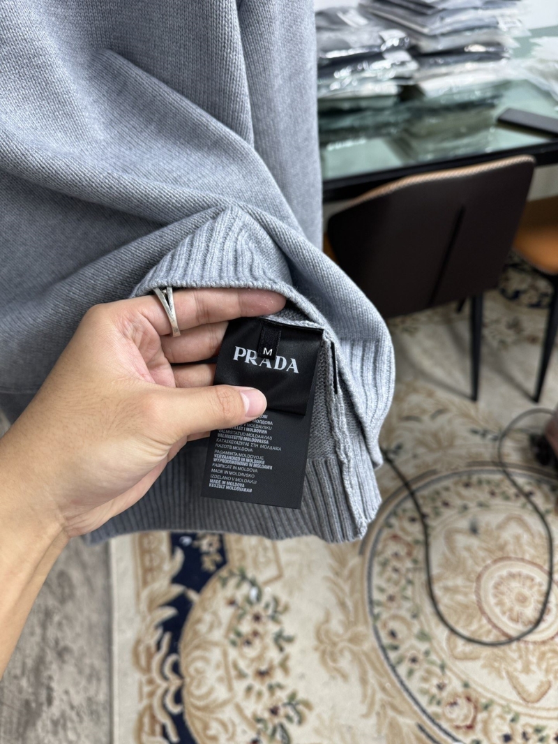Pra*a sweater